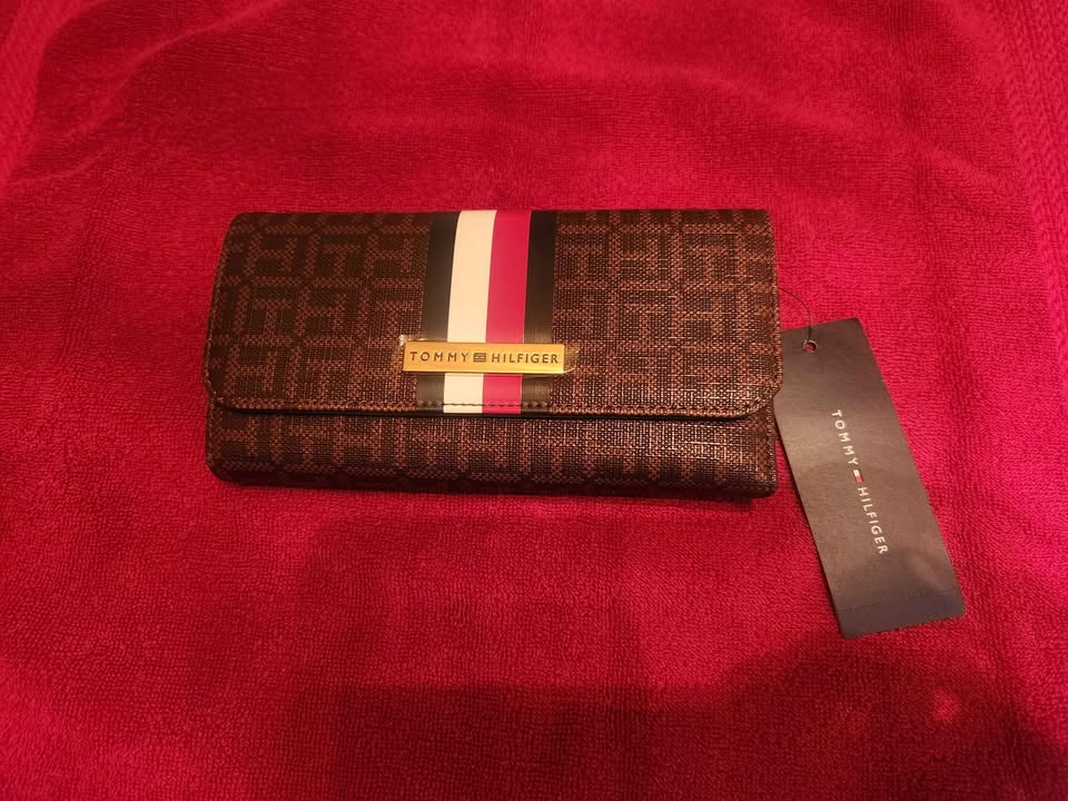 Tommy Hilfiger Monogram Wallet