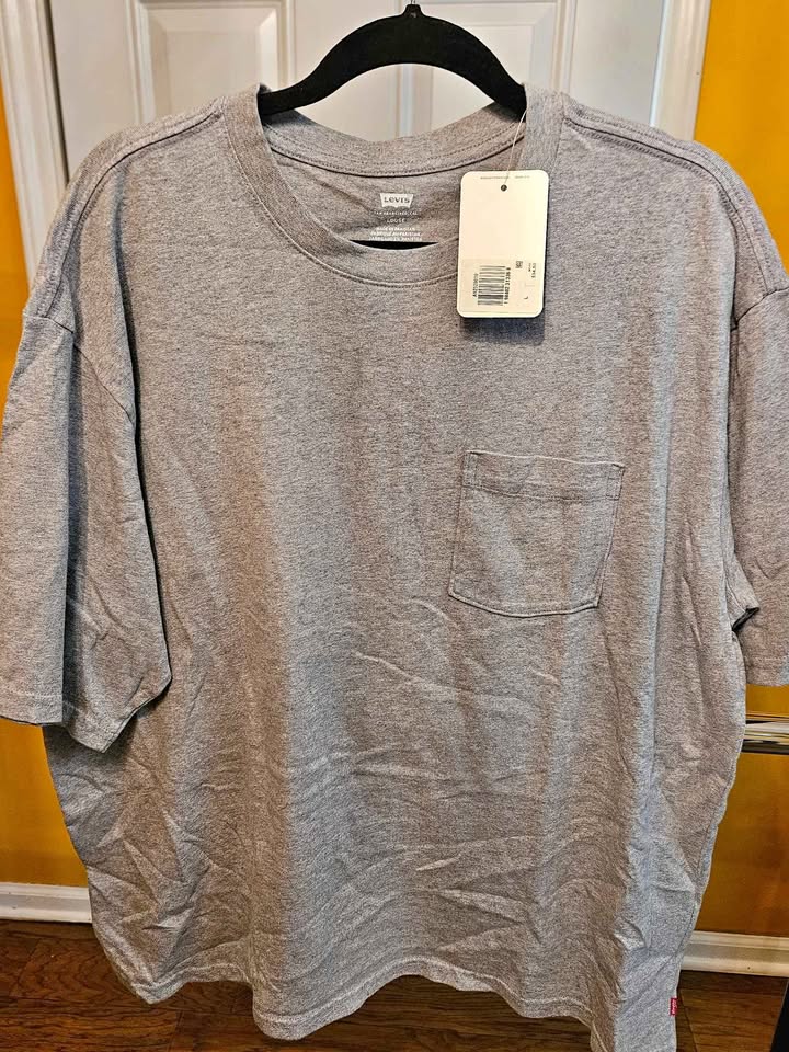 Men's Levi's Gray Pocket T-Shirt