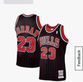 Mitchell & Ness Michael Jordan Bulls #23 Jersey Pinstripe