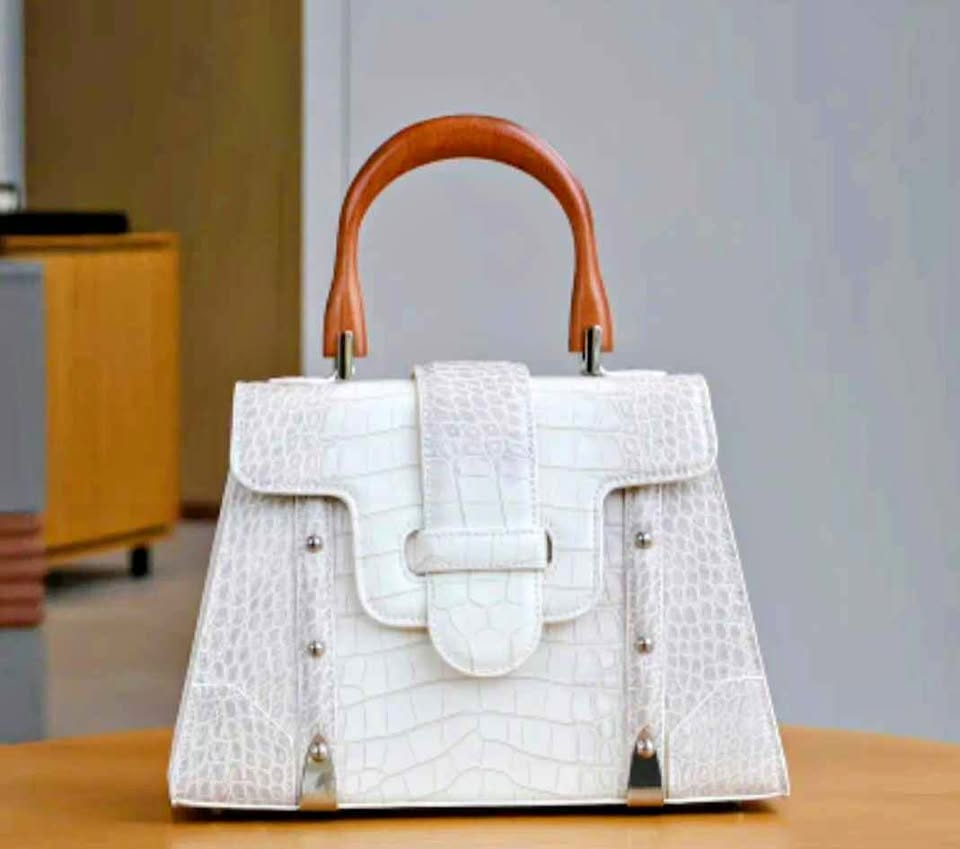 White Croc‑Embossed Handbag with Wooden Handle & Gold Accents