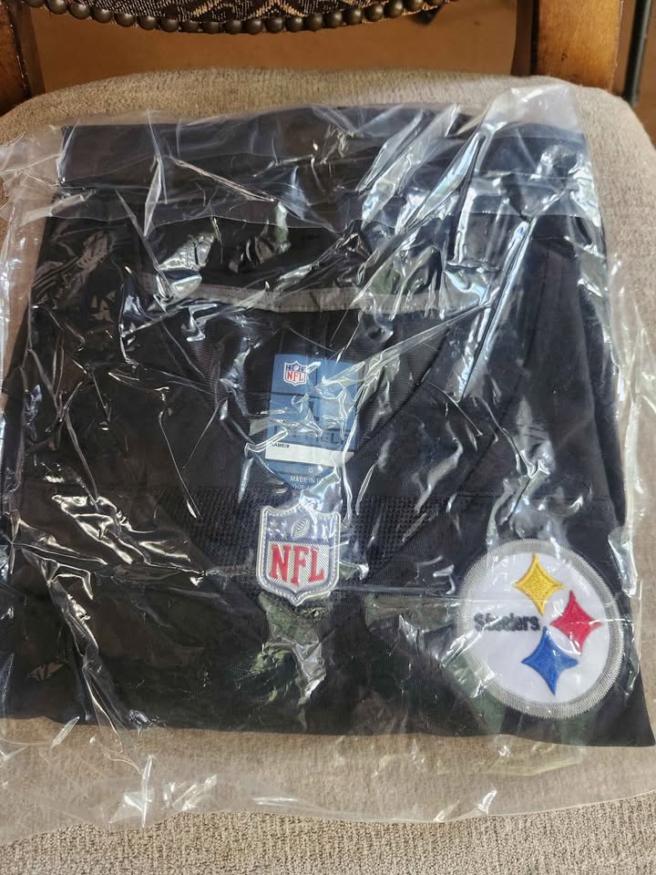 Nike TJ Watt #90 F.U.S.E Limited Jersey