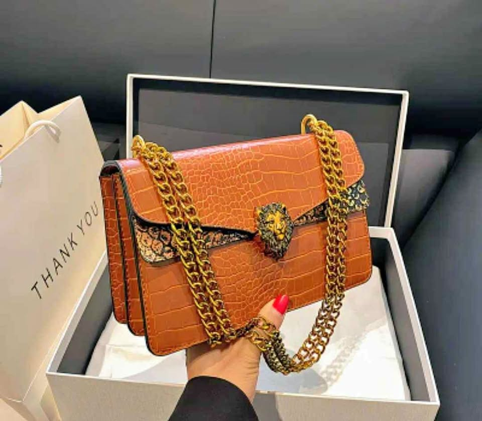 Brown Croc‑Embossed Handbag with Gold Lion Head & Chain Strap
